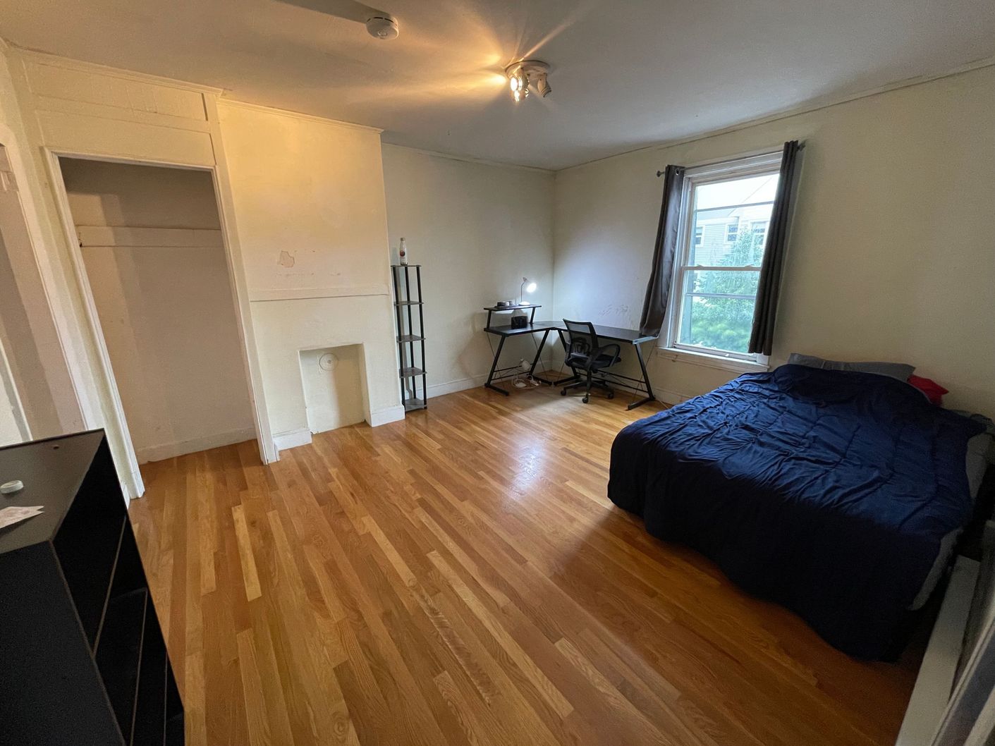 688 Parker St, Mission Hill