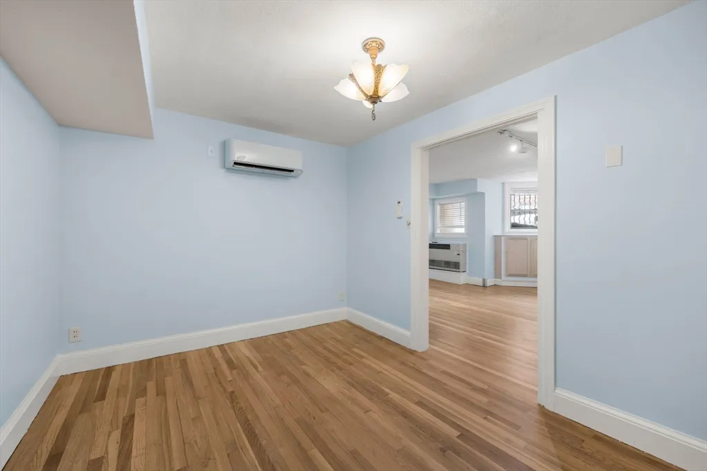 242 Beacon St, Back Bay