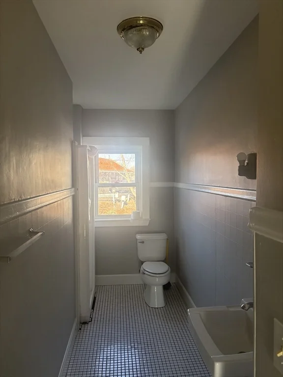 12 Capron St, Attleboro