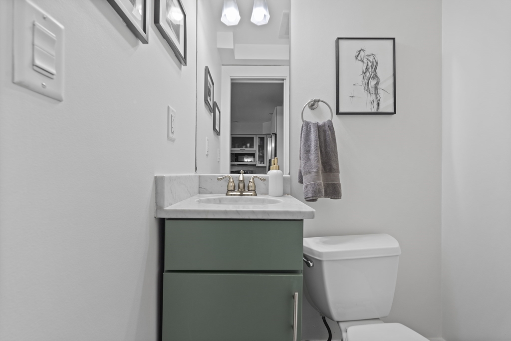 33 Middle St, South Boston