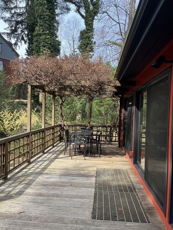 38 Cumberland Ave, Brookline