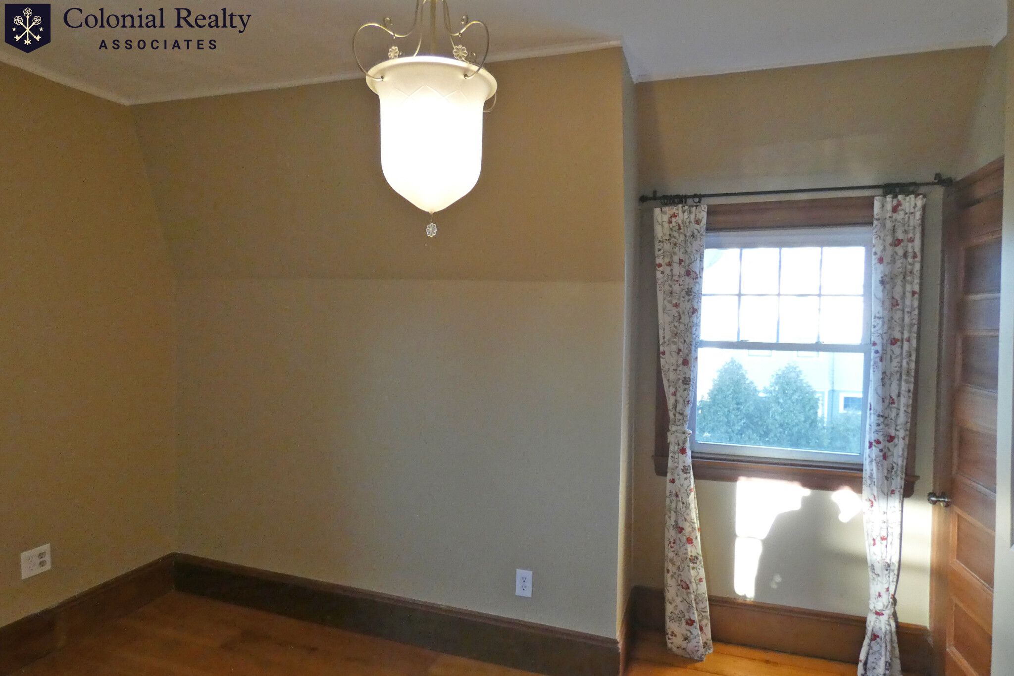 110 Walnut St, Newtonville