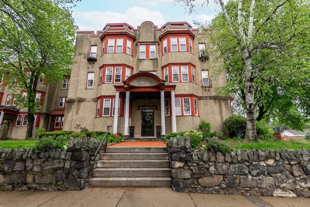 569 Franklin St, Melrose