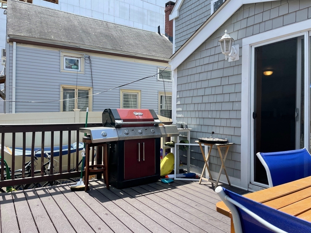 24 Jenkins St, South Boston