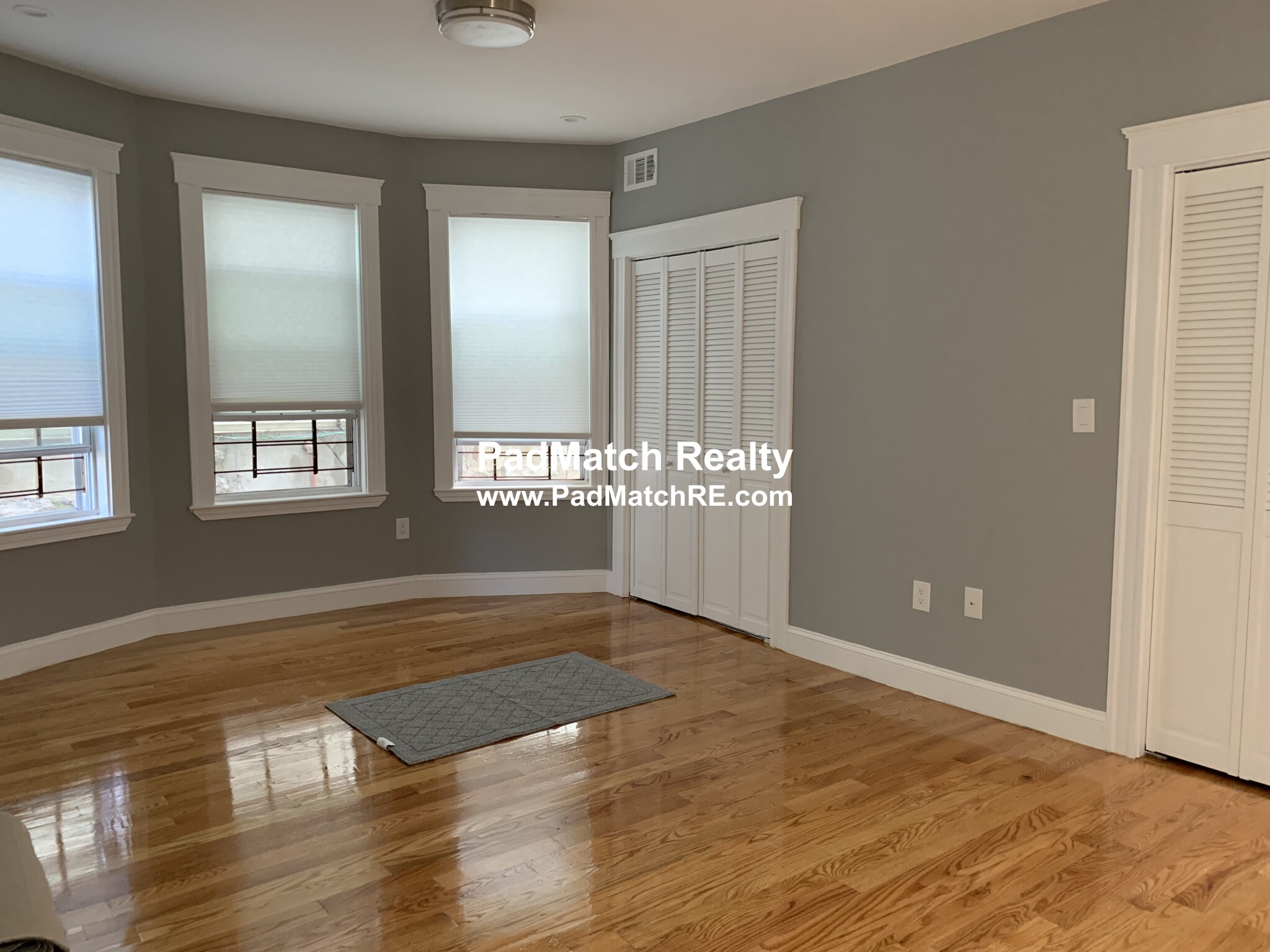 146 Hillside St, Mission Hill