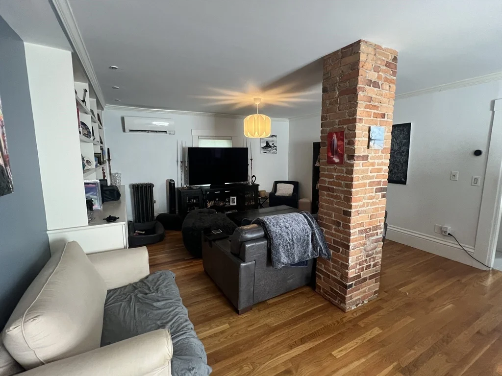 15 Orchard St, Newton