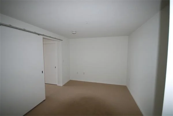 2 Earhart, East Cambridge