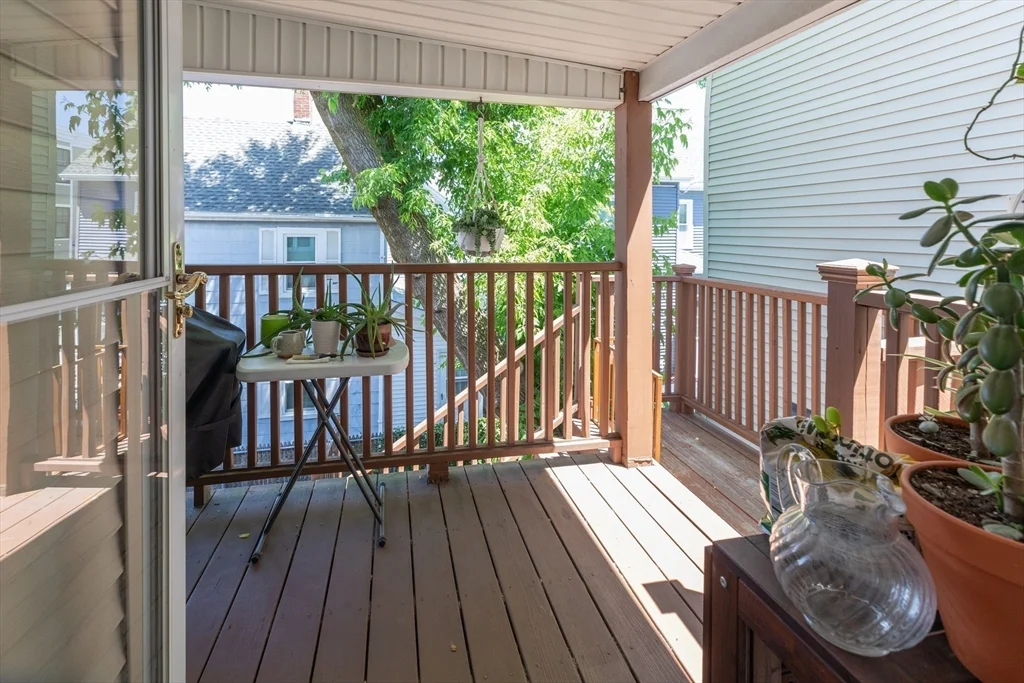 17-B Bonair St, East Somerville