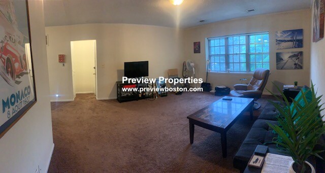 14 Lake Shore Ct, Oak Square