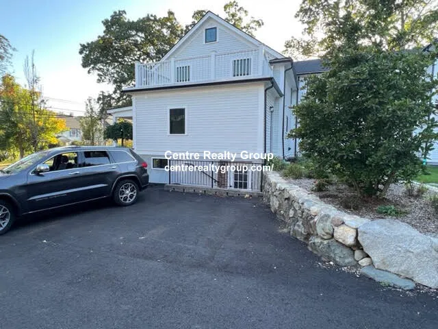 769 Watertown St, Nonantum