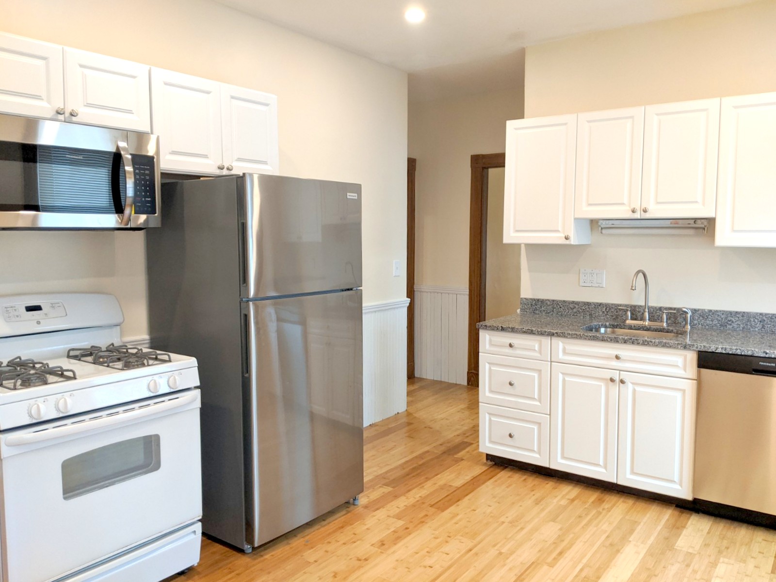 9 Belknap St, West Somerville