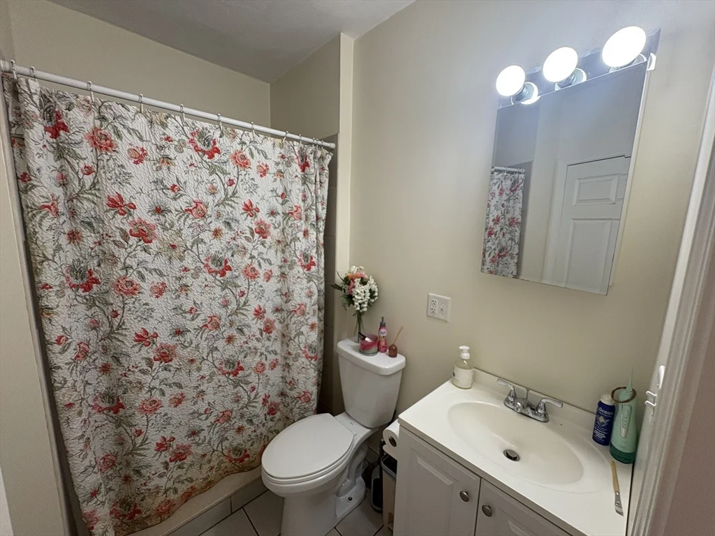 352 Main St, Medford