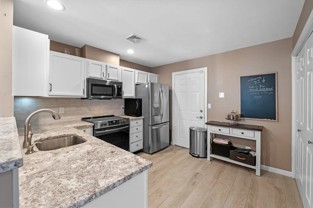 709 Gazebo Cir, Reading