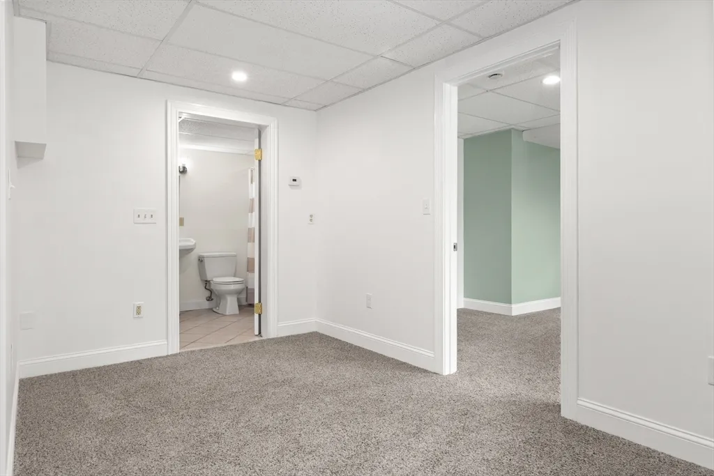 10 Deer Hill Farm Rd, Essex