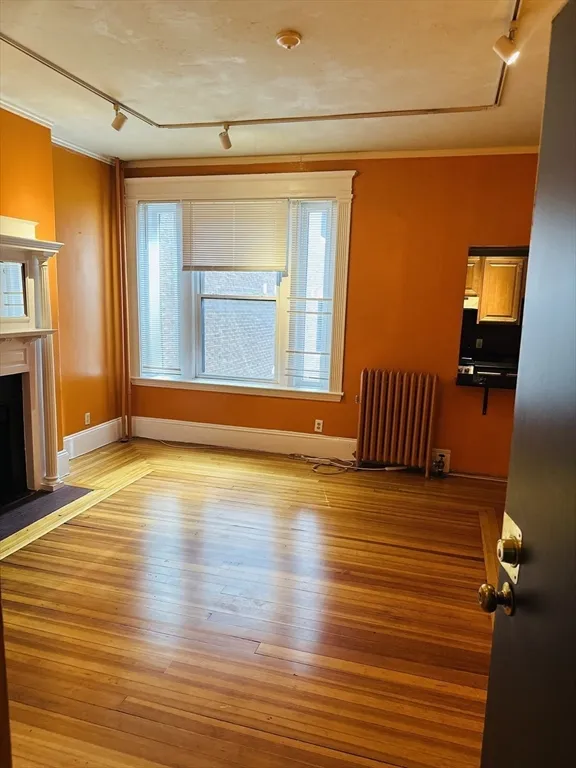 24 Peterborough St, Fenway