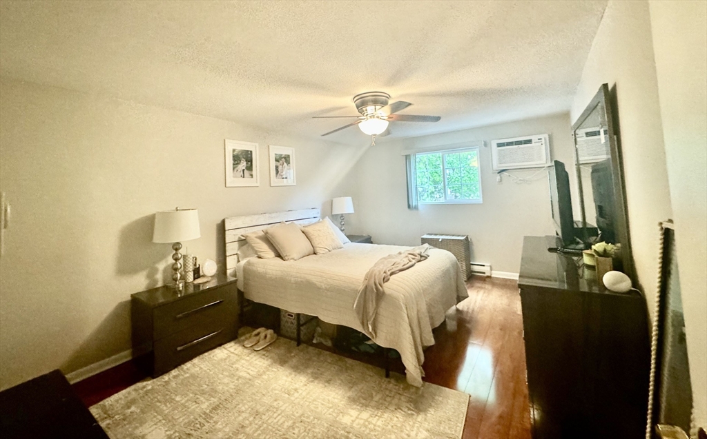 200 Manning St, Hudson