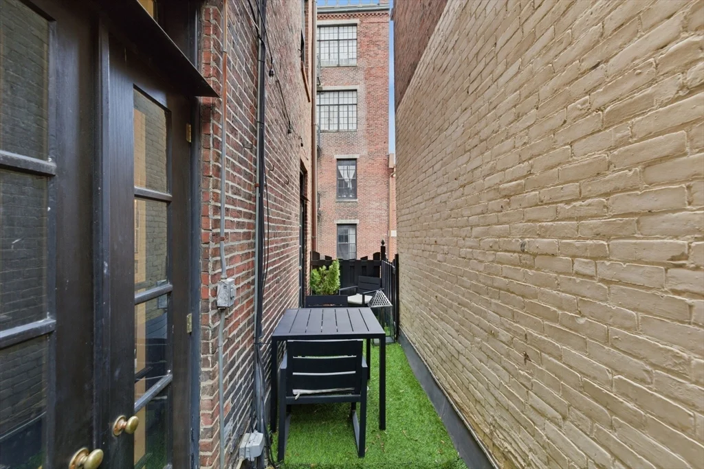 50 River St, Beacon Hill