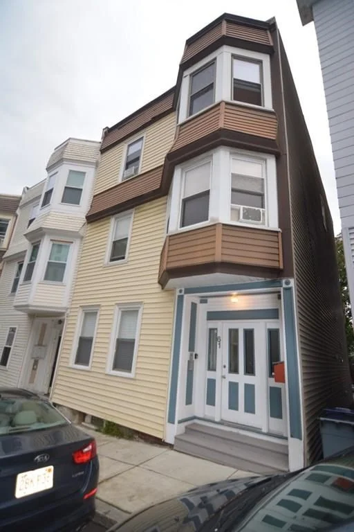 61 Gates St, South Boston
