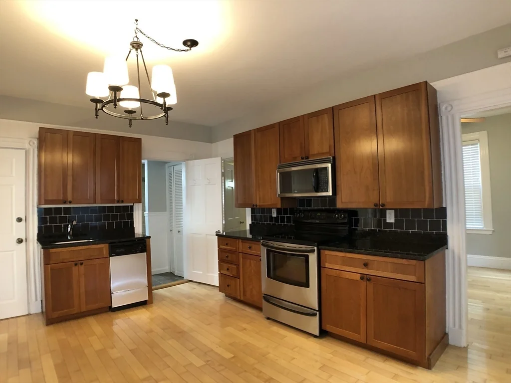 128 Chestnut St, Brookline