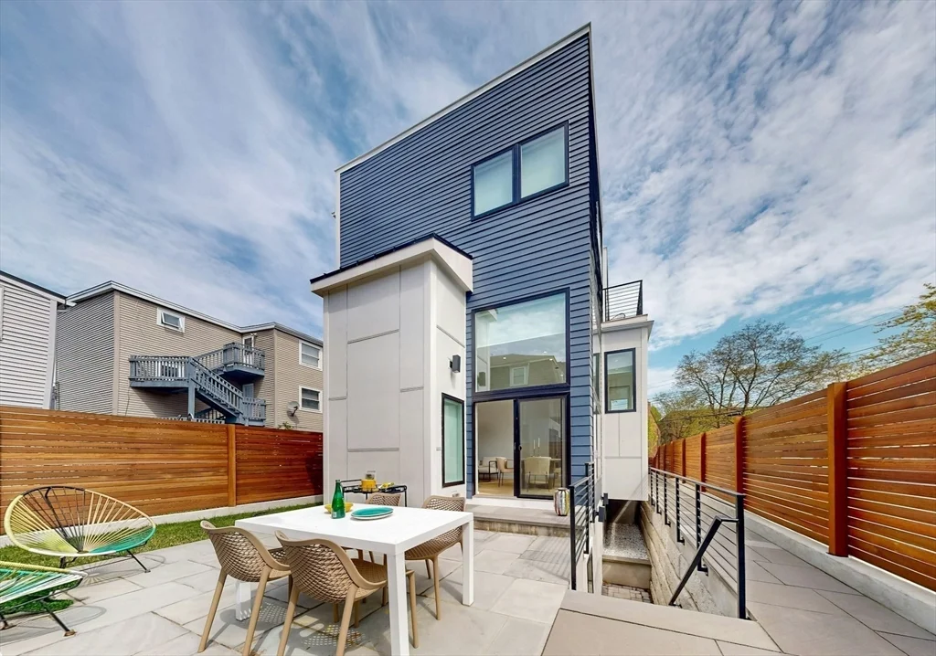 213 Third St, East Cambridge