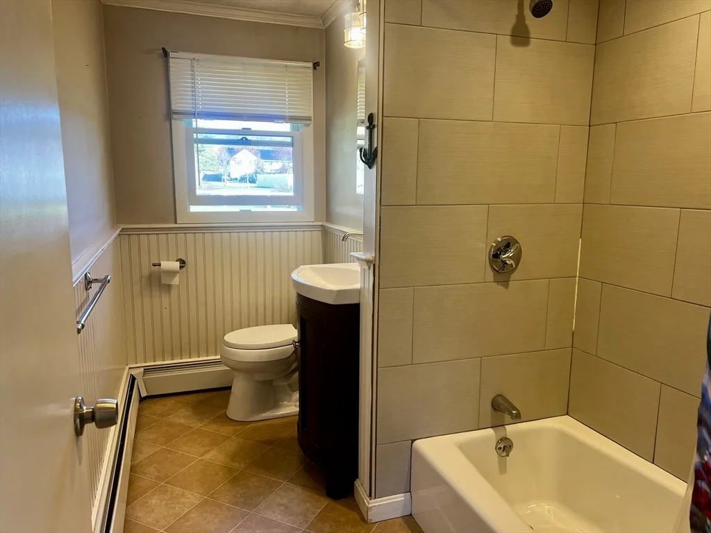 1 Perkins Rd, Danvers