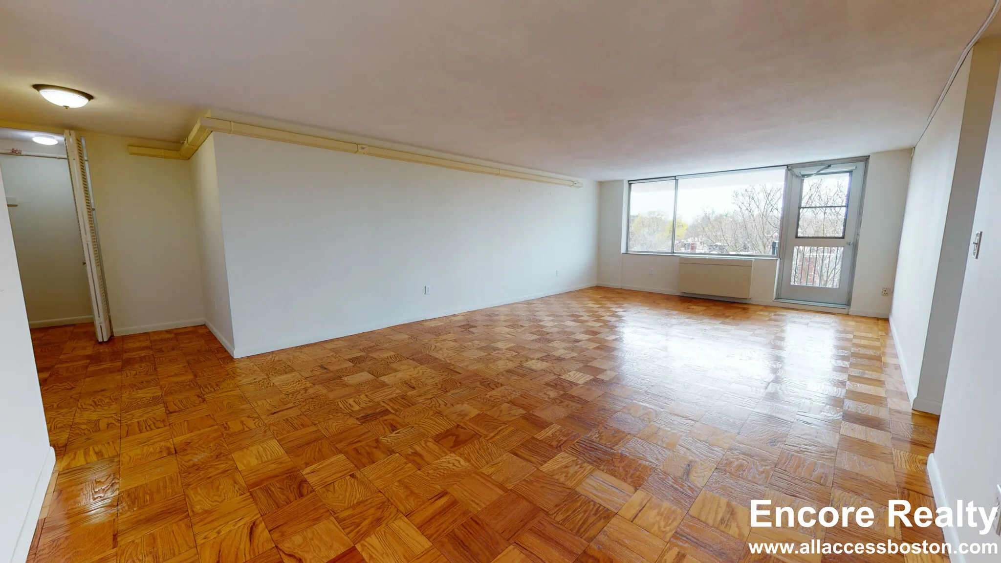 101 Monmouth St, Longwood