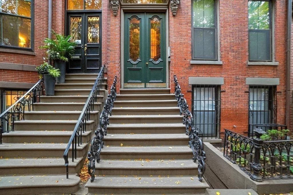 39 Dwight St, South End