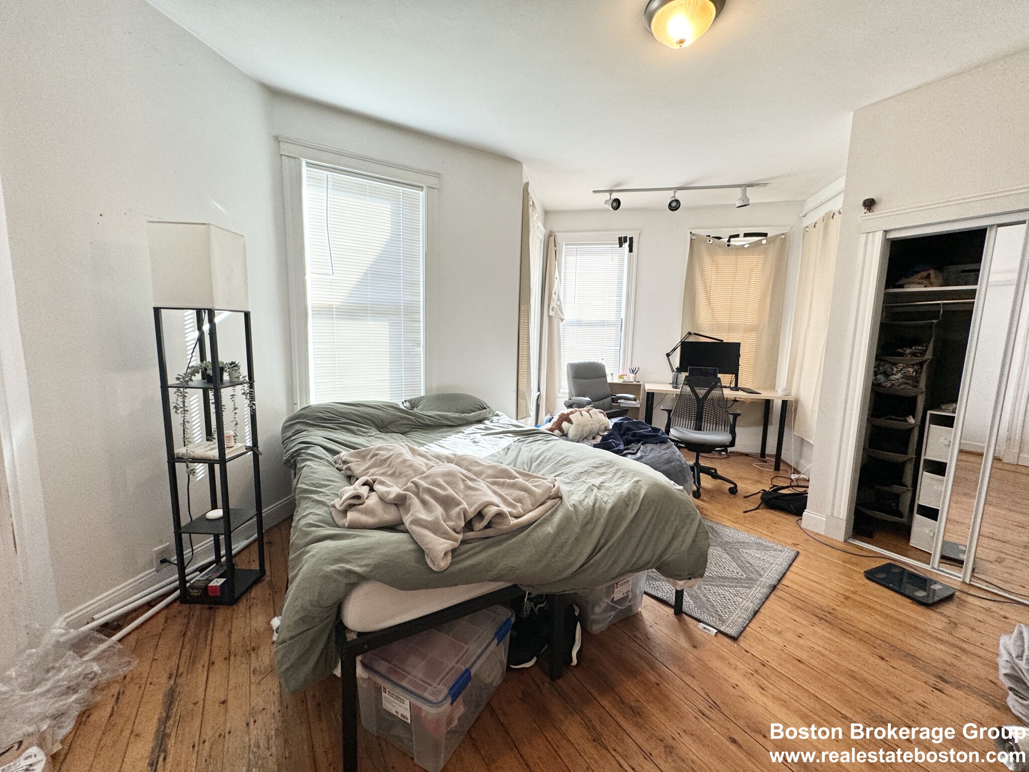 37 Hillside St, Mission Hill