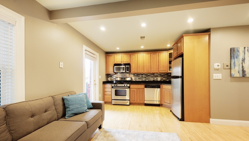 762 East 6th St, South Boston