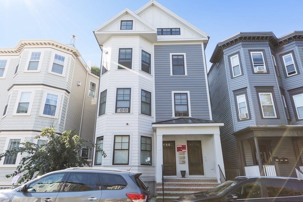 719 E 2nd St, South Boston