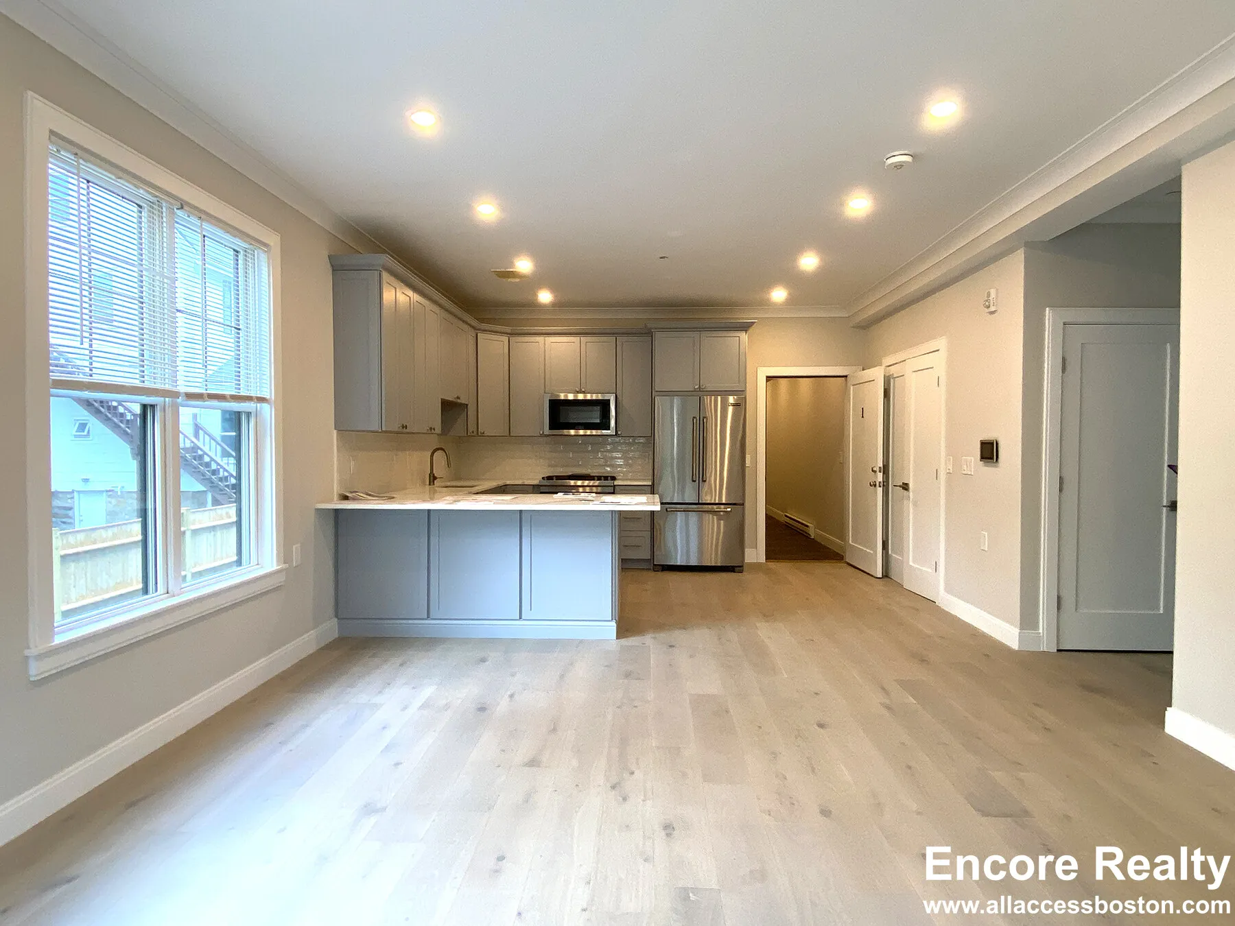 32 Cummins Highway, Roslindale