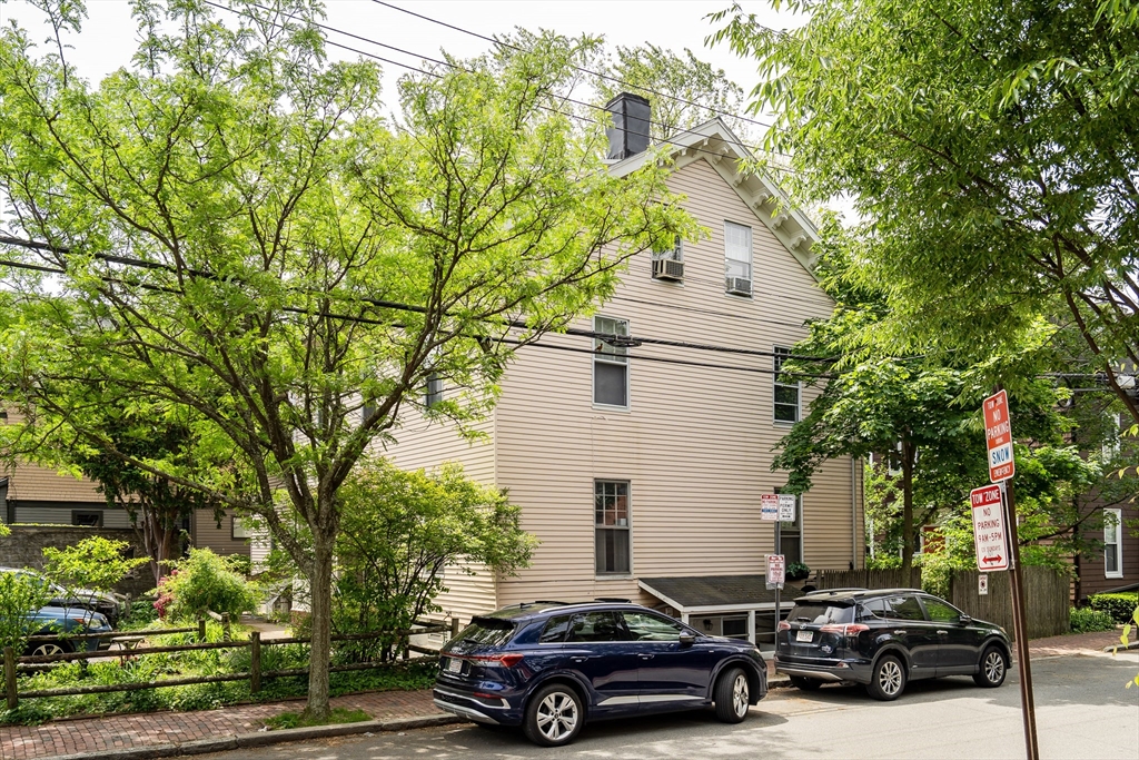 12 Shepard St, Harvard Square