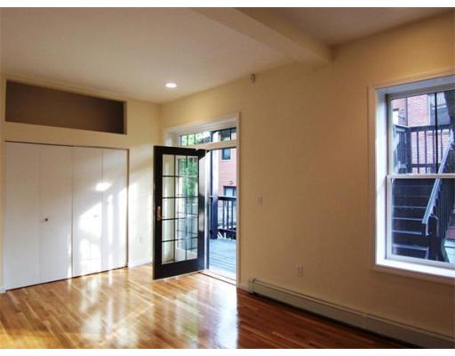 59 Fort Ave, Roxbury