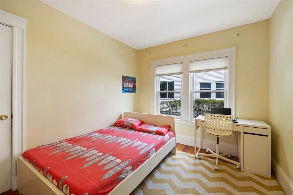 29 Worcester St, Belmont