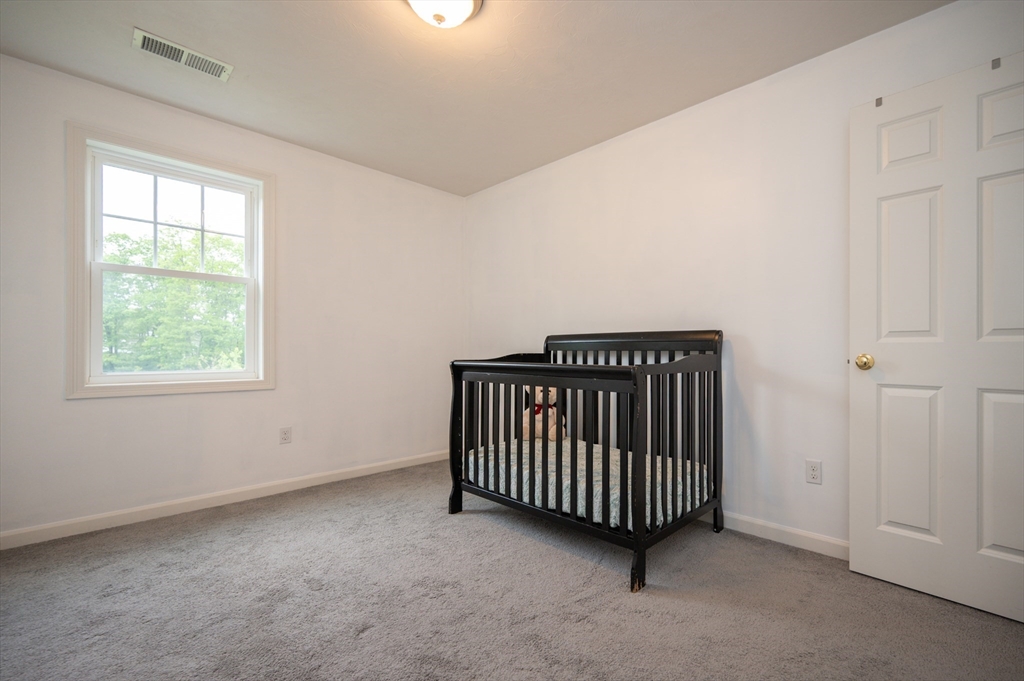 7 Willow Brook Ln, Blackstone