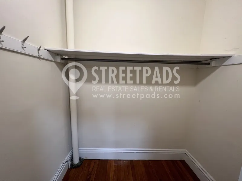 31 Park Dr, Fenway
