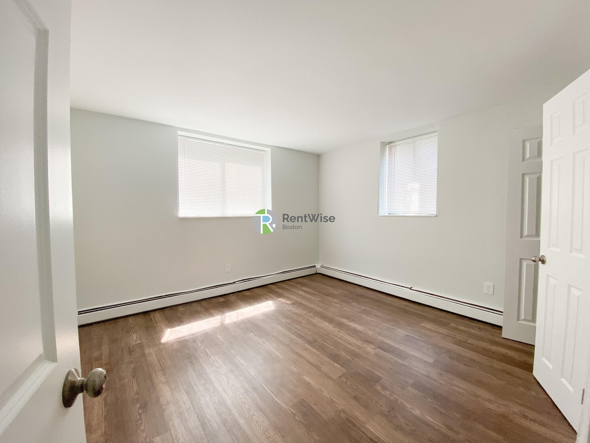 253 Hyde Park Ave, Jamaica Plain