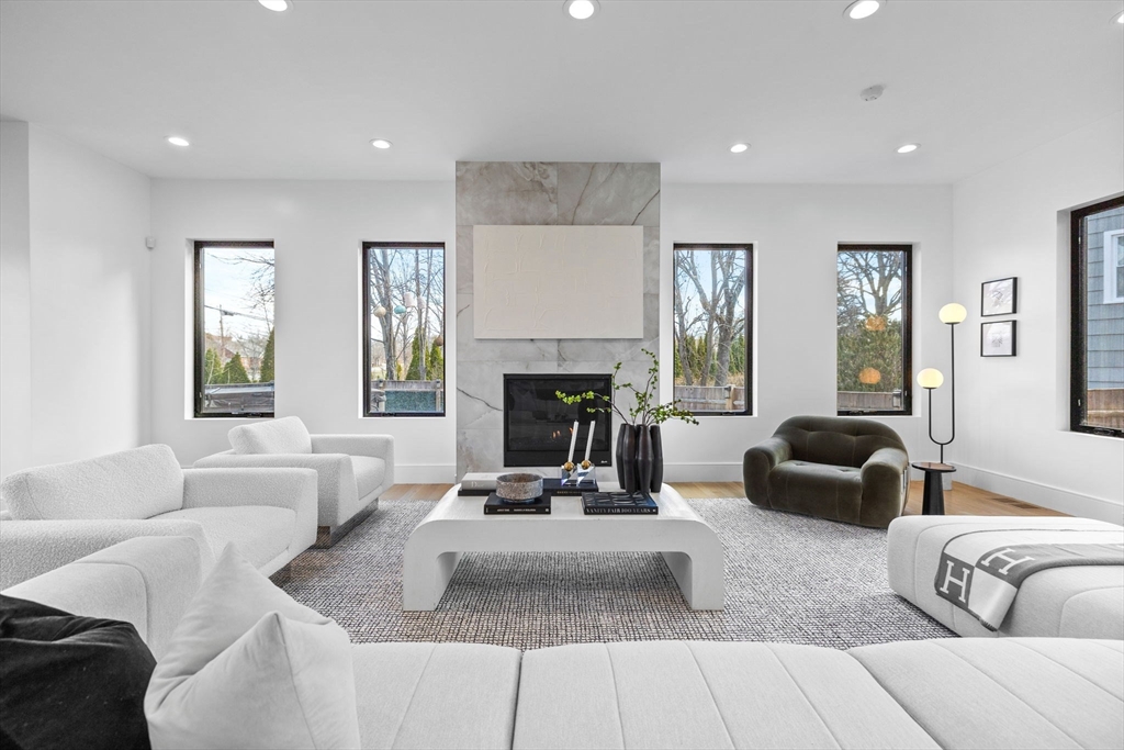 706 Saw Mill Brook Pkwy, Newton Center