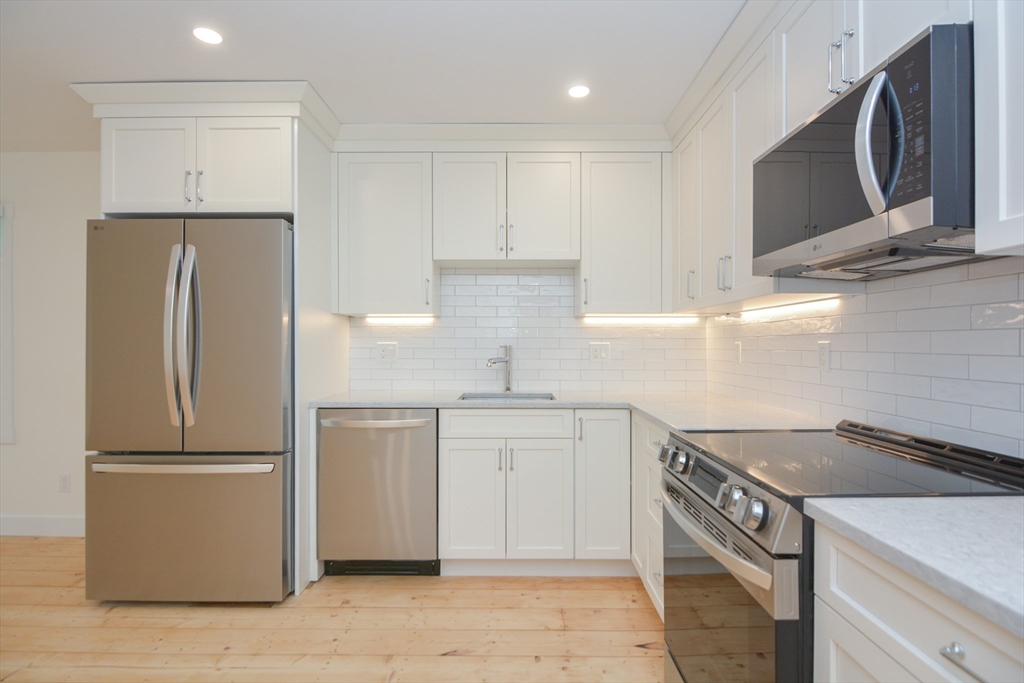 9 State St, Marblehead