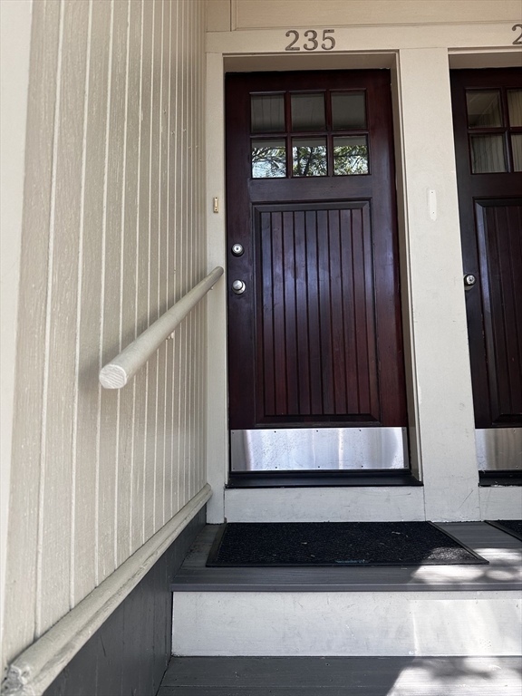 235 Charles St, East Cambridge