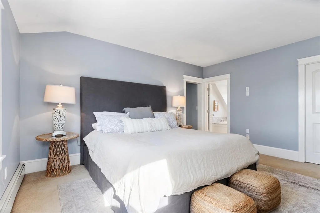 110 Clamshell Cove Rd, Cotuit