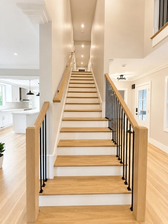 2 Summit Rd, Wellesley