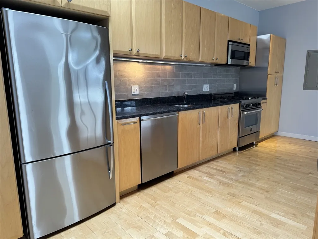 950 Dorchester Ave, Dorchester