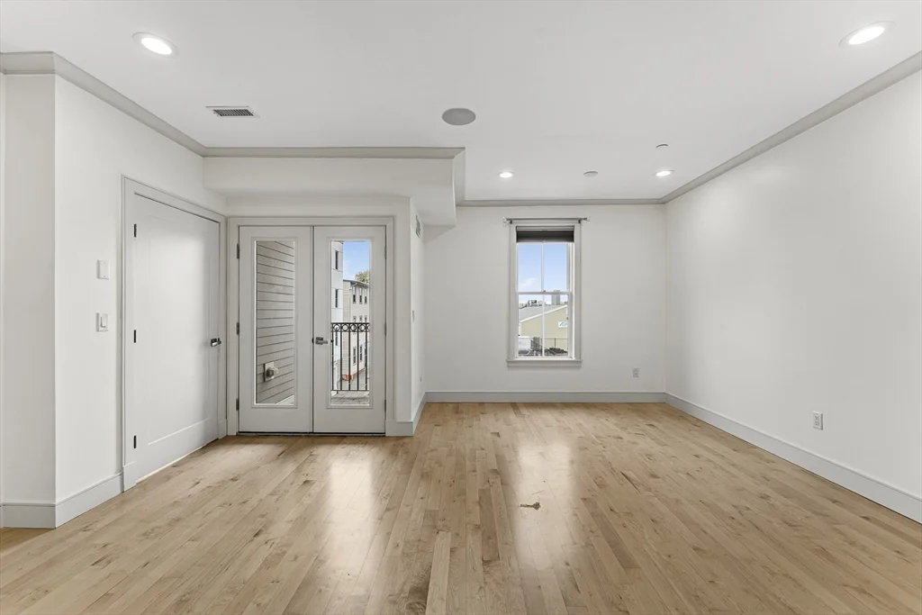 542 Dorchester Ave, South Boston