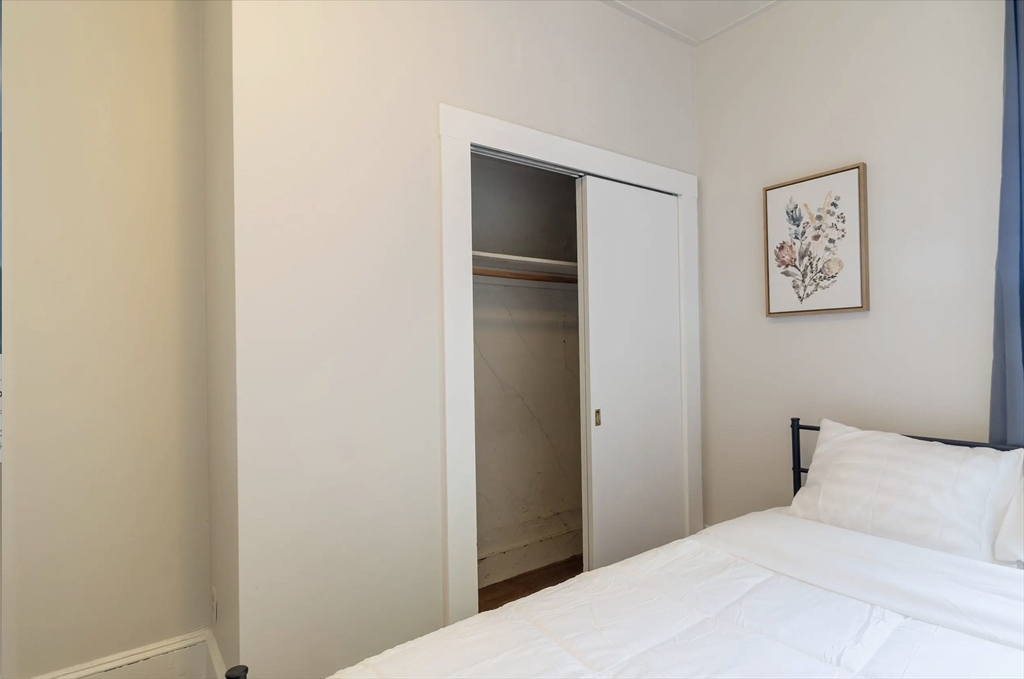 4A Sherman, Neighborhood Nine