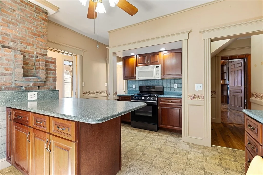 17 Shirley St, Quincy