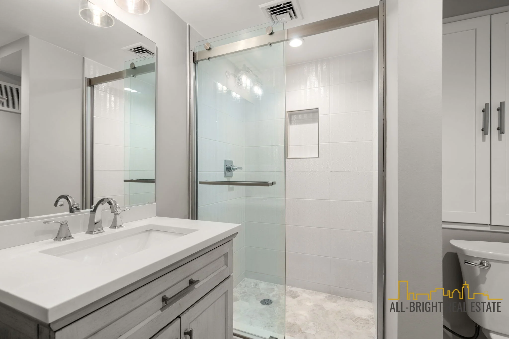 176 Winthrop Shore Dr, Winthrop