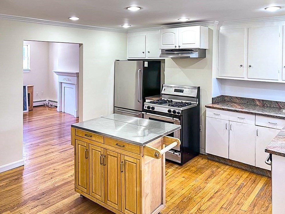 244 Everett St, East Boston