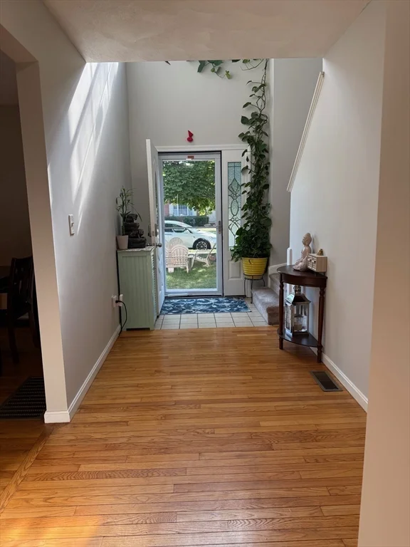 10 Ptarmigan Dr, Shrewsbury