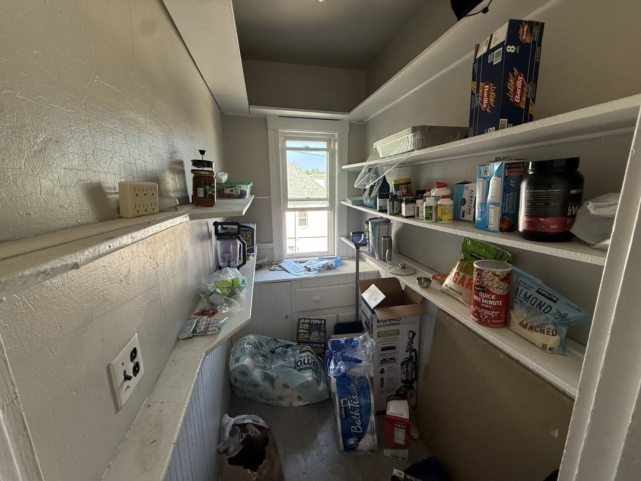 348 Faneuil St, Oak Square